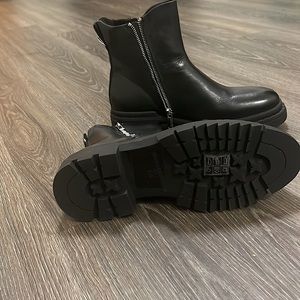 Karl Lagerfeld Double Zip Leather Boot, 8.5 black